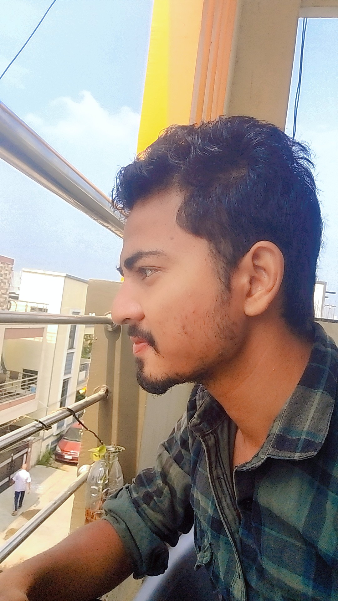 Komara L. — Left profile