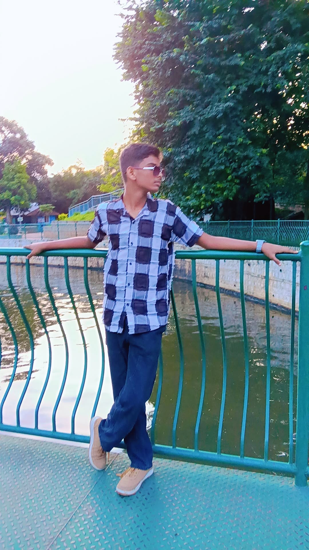 Syed Z. — Right profile